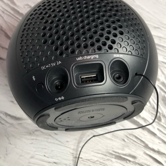 iHome IBT29 Dual Alarm Clock Radio - Color Changing NO Power Adapter TESTED USED - Picture 6 of 6